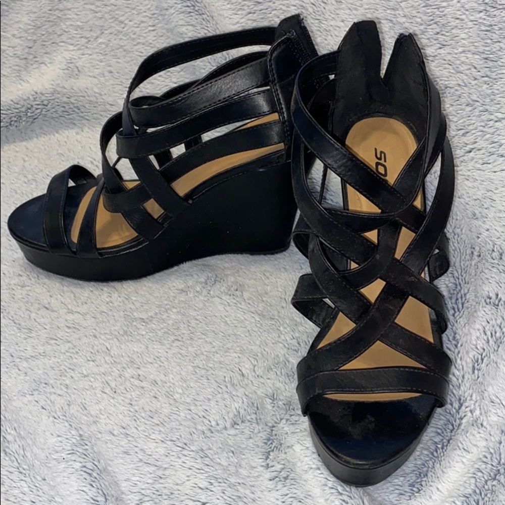 Black strappy wedges size 9